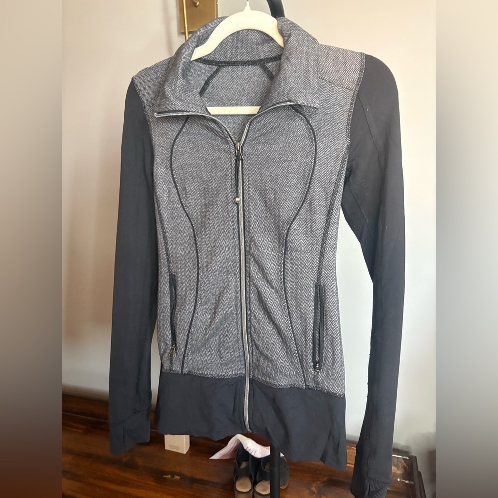 Lululemon Black and Gray Utility Jacket - Picture 3 of 6